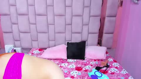 Snapshot of emmily_walker chatting on October 31, 9:32 am EmmilyWalker online show from October 31, 9:32 am