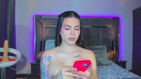 Emmily Santibaez online show from January 21, 4:05 pm