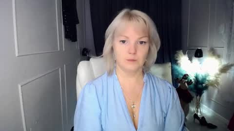 emmmam online show from December 17, 9:48 am