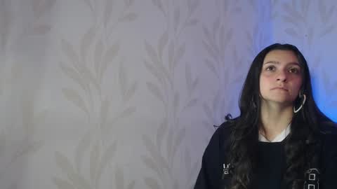 Snapshot of emmy_palacios chatting on December 17, 12:00 pm Emmy online show from December 17, 12:00 pm