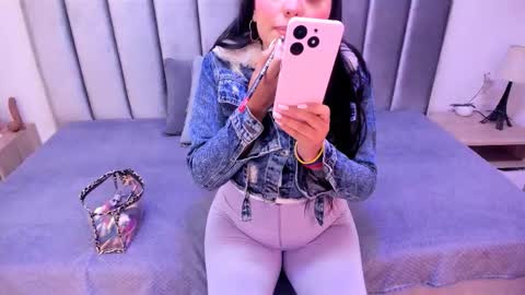 Emily  Laila  online show from October 14, 12:17 pm