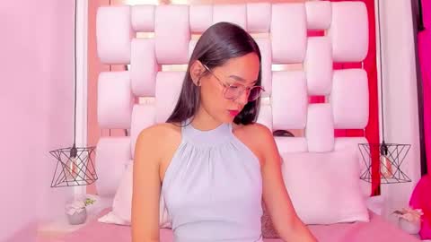 Snapshot of emmycruzz chatting on September 18, 7:27 pm emmy online show from September 18, 7:27 pm