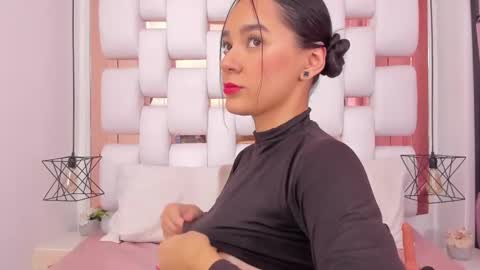 Snapshot of emmycruzz chatting on October 30, 7:25 pm emmy online show from October 30, 7:25 pm