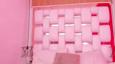 Snapshot of emmycruzz chatting on November 19, 7:03 pm emmy online show from November 19, 7:03 pm