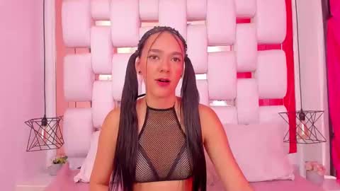 Snapshot of emmycruzz chatting on November 25, 7:25 pm emmy online show from November 25, 7:25 pm