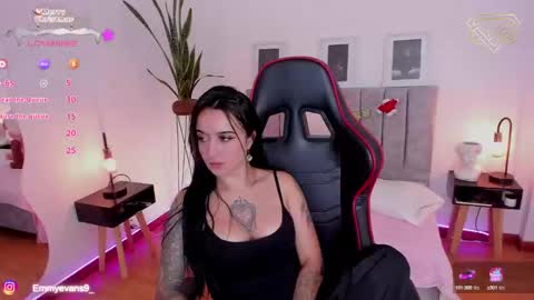 Snapshot of emmyevans1 chatting on December 17, 7:26 pm Emmy Evans online show from December 17, 7:26 pm