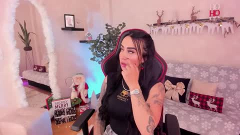 Snapshot of emmyevans1 chatting on November 19, 8:20 pm Emmy Evans online show from November 19, 8:20 pm