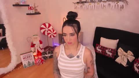 Emmy Evans  online show from December 18, 7:53 pm