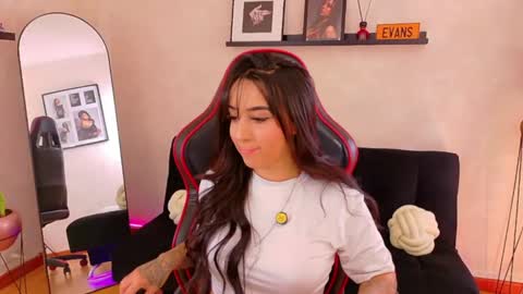 Emmy Evans  online show from March 2, 7:32 pm