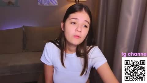 Snapshot of emory_john chatting on December 16, 4:28 am Emory John online show from December 16, 4:28 am