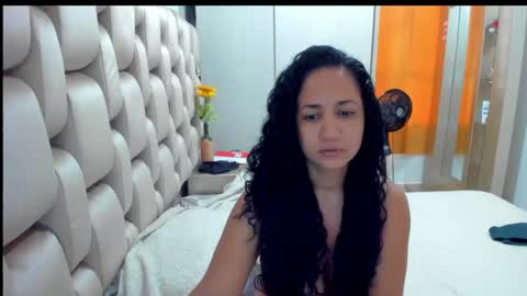Snapshot of emperatriztapia chatting on December 3, 11:22 am emperatriztapia online show from December 3, 11:22 am