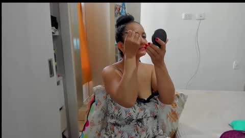 Snapshot of emperatriztapia chatting on November 28, 12:19 pm emperatriztapia online show from November 28, 12:19 pm