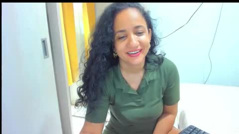 emperatriztapia online show from February 28, 12:44 am