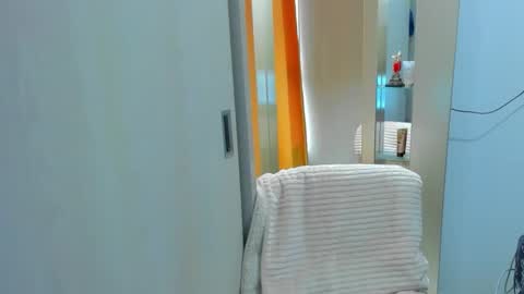 emperatriztapia online show from March 30, 9:16 pm