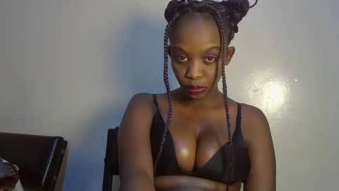 empress_emma online show from April 16, 9:39 pm