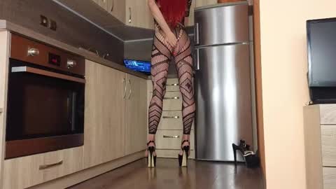 Empress Sara  online show from October 12, 3:00 pm