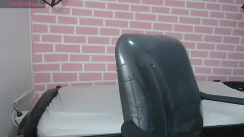 Emy online show from February 9, 5:22 pm