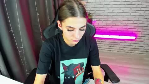 Snapshot of emy__angel chatting on February 1, 3:52 am emy__angel online show from February 1, 3:52 am