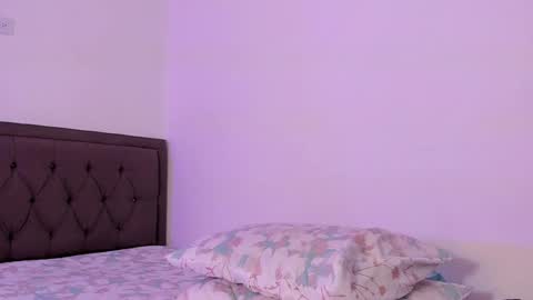 Snapshot of emy_zapatastar chatting on December 10, 3:52 am Emiliana online show from December 10, 3:52 am