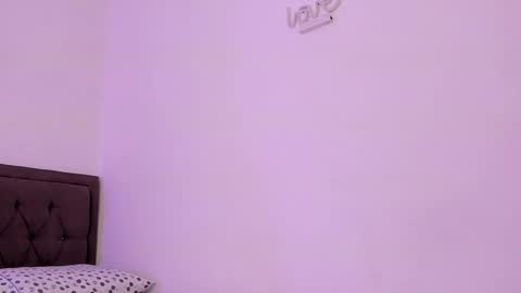 Snapshot of emy_zapatastar chatting on December 17, 12:45 am Emiliana online show from December 17, 12:45 am