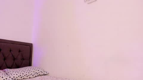 Snapshot of emy_zapatastar chatting on January 13, 5:01 am Emiliana online show from January 13, 5:01 am