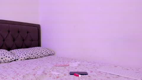 Snapshot of emy_zapatastar chatting on February 1, 4:46 am Emiliana online show from February 1, 4:46 am