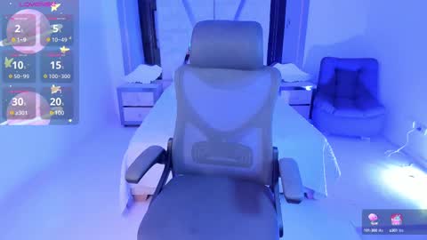 Snapshot of emysilver chatting on February 18, 6:37 pm Emy Silver online show from February 18, 6:37 pm