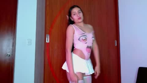 Snapshot of emysofia chatting on May 13, 6:44 am SOFI online show from May 13, 6:44 am