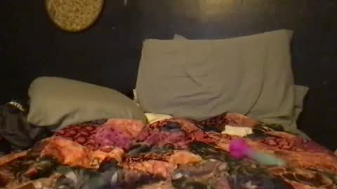 Snapshot of enbythrob chatting on February 6, 4:39 am enbythrob online show from February 6, 4:39 am