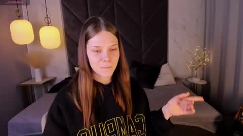 Leah online show from October 16, 2:51 pm