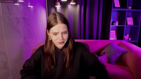 Leah online show from October 21, 1:34 pm