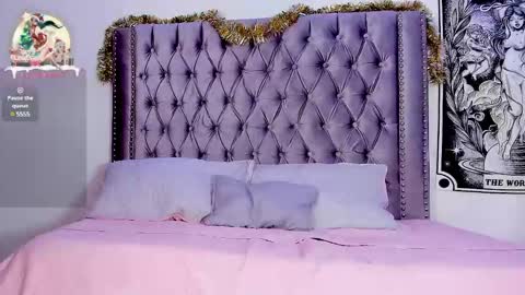 Snapshot of ened_nessa chatting on December 23, 4:55 am Schedule 600a.m - 200p.m Col hour online show from December 23, 4:55 am