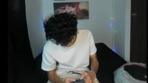 Snapshot of energy_lover137 chatting on February 4, 5:52 pm Salo online show from February 4, 5:52 pm