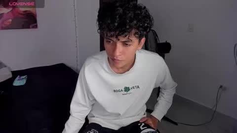 Snapshot of energy_lover137 chatting on February 16, 9:00 pm Salo online show from February 16, 9:00 pm