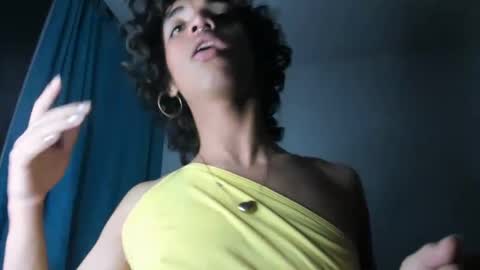 Snapshot of engel20042001 chatting on January 10, 12:49 am engel20042001 online show from January 10, 12:49 am