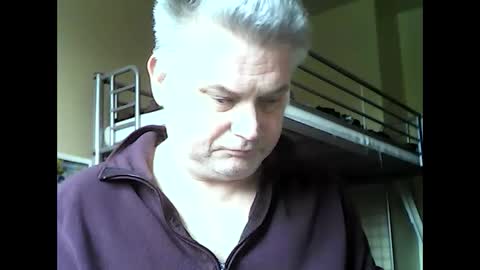 Snapshot of englishguysurrey chatting on March 10, 10:48 am englishguysurrey online show from March 10, 10:48 am