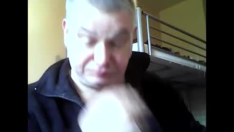 Snapshot of englishguysurrey chatting on November 19, 8:47 am englishguysurrey online show from November 19, 8:47 am