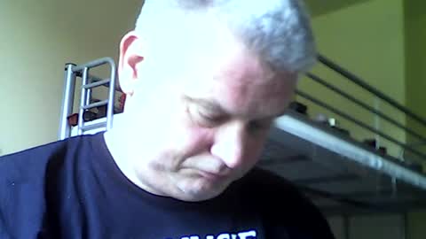 Snapshot of englishguysurrey chatting on June 26, 11:36 am englishguysurrey online show from June 26, 11:36 am