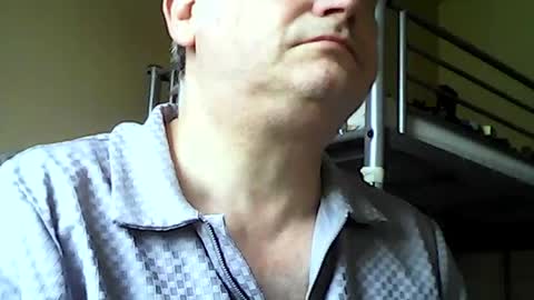 Snapshot of englishguysurrey chatting on July 23, 7:28 am englishguysurrey online show from July 23, 7:28 am