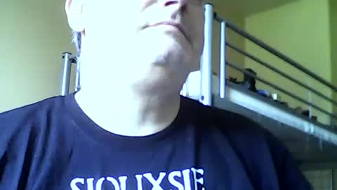 Snapshot of englishguysurrey chatting on July 24, 9:29 am englishguysurrey online show from July 24, 9:29 am