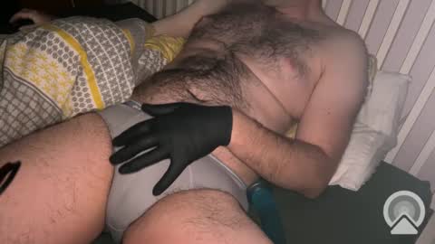 Snapshot of englishshyguyuk chatting on December 5, 5:37 am englishshyguyuk online show from December 5, 5:37 am