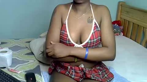 Snapshot of enkarxx chatting on January 2, 12:45 am enkarxx online show from January 2, 12:45 am