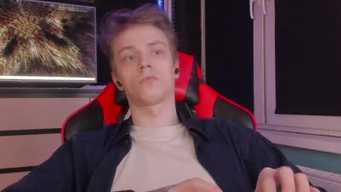 Enker online show from April 17, 9:29 pm