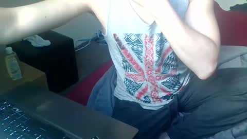 Snapshot of enoch98 chatting on March 5, 9:27 am enoch98 online show from March 5, 9:27 am