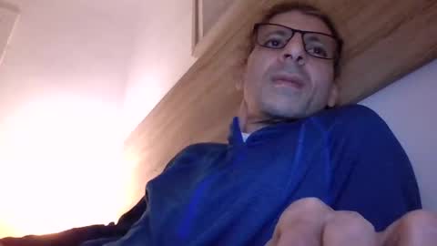 Snapshot of enri222 chatting on February 26, 6:54 pm rineking online show from February 26, 6:54 pm