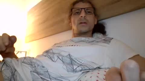 Snapshot of enri222 chatting on February 27, 12:32 am rineking online show from February 27, 12:32 am