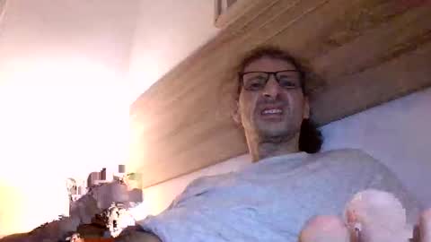 Snapshot of enri222 chatting on March 1, 1:32 am rineking online show from March 1, 1:32 am