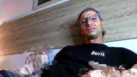 Snapshot of enri222 chatting on October 16, 9:38 pm rineking online show from October 16, 9:38 pm