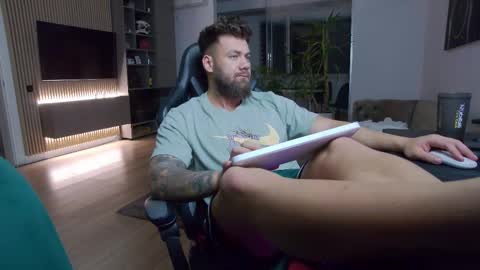 Erik online show from March 11, 7:14 pm