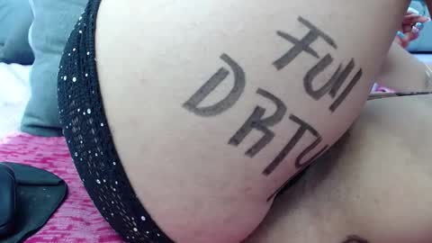 Snapshot of eny_dirty chatting on December 19, 2:35 pm Enny Dirty online show from December 19, 2:35 pm